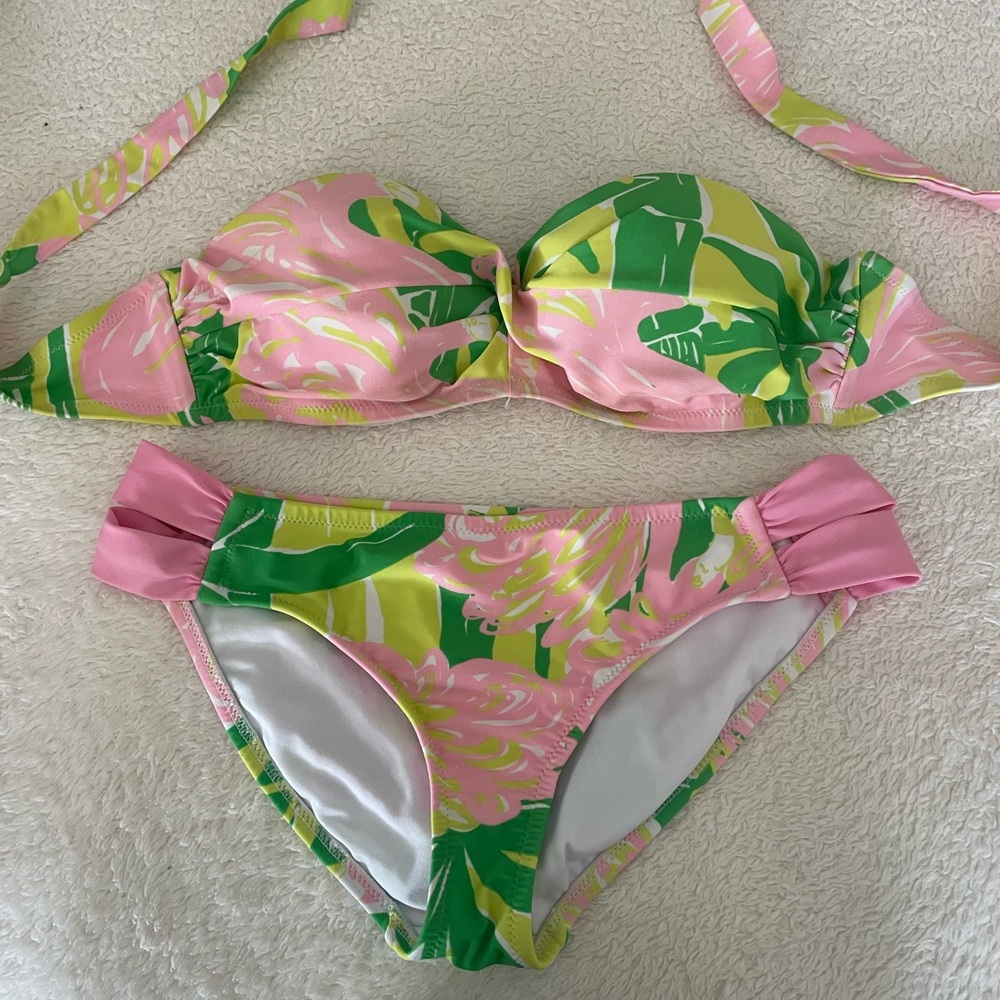 Lilly Pulitzer  Bikini in Fandance pattern.. medium/small EUC
